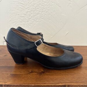 Mexican folklorico dance shoes - women’s size 8.